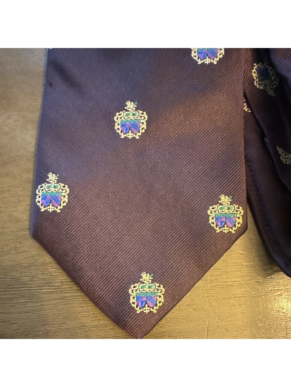 Chatham Ltd. Men's Burgundy Silk Crest Woven Necktie, Handmade Preppy [COPY]